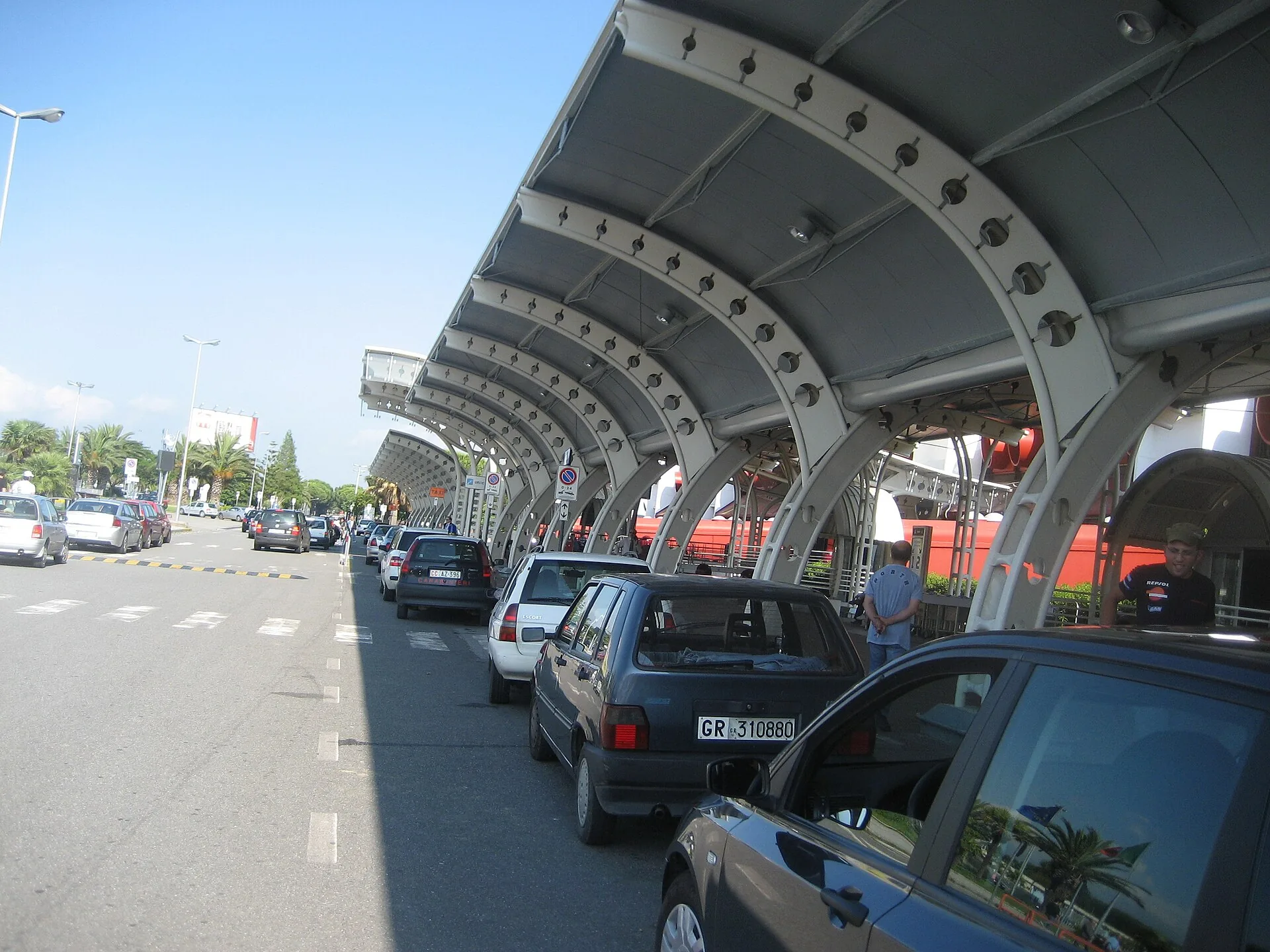 Aeroporto Internazionale di Lamezia Terme, principale scalo della Calabria